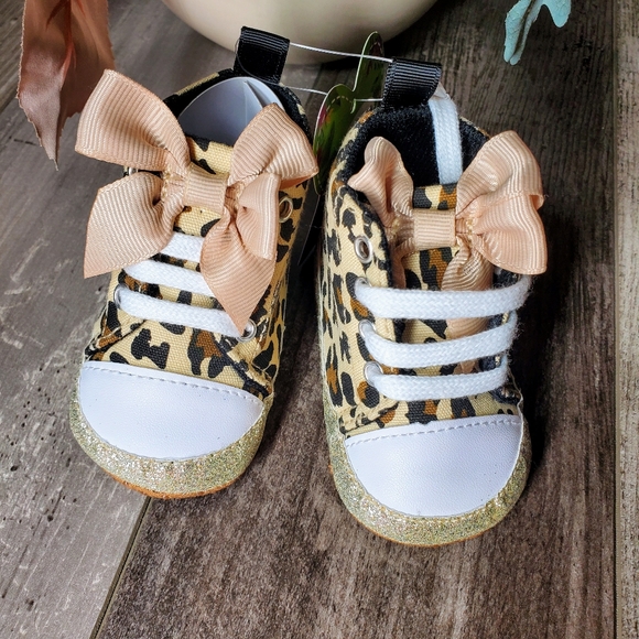 NWT Valen Sina Baby Girl Size 1 Walking Shoes Casual Soft Sneakers with Bows - Picture 15 of 16